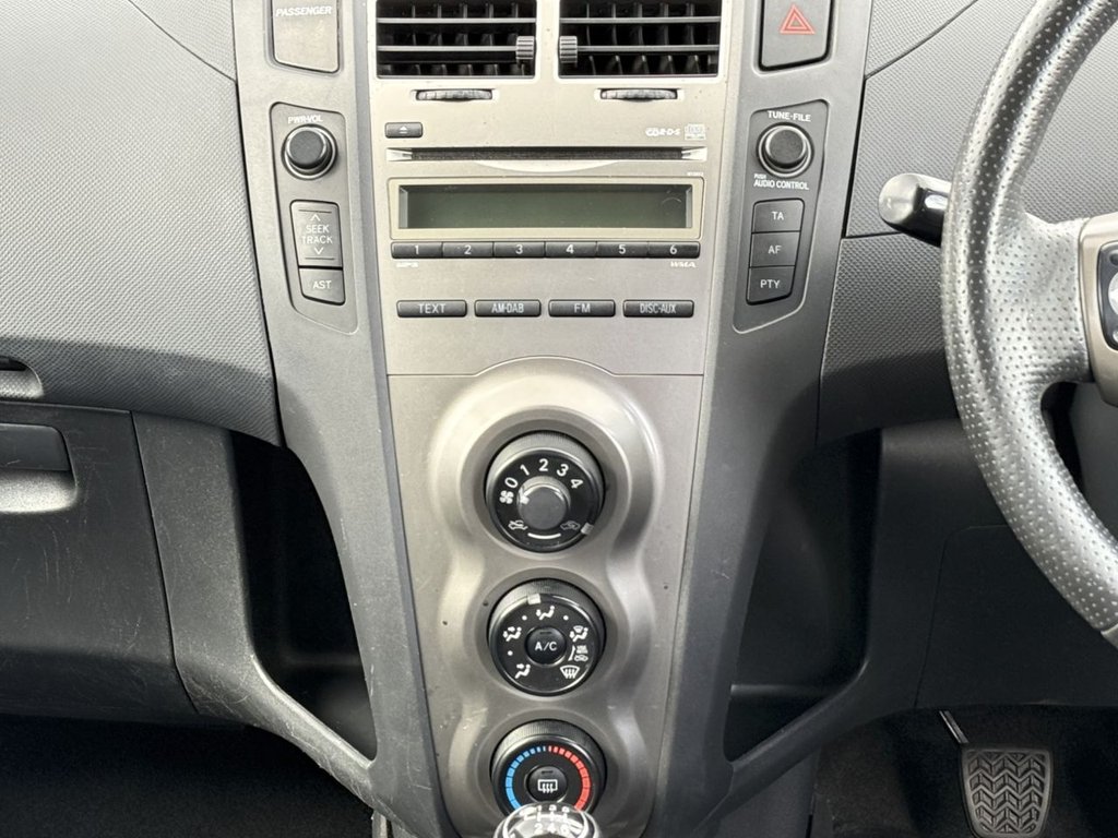USED 2010 10 TOYOTA YARIS 1.33 Dual VVT-i TR Hatchback 5dr Petrol Manual Euro 4 (s/s) (101 ps) FULL SERVICE HISTORY