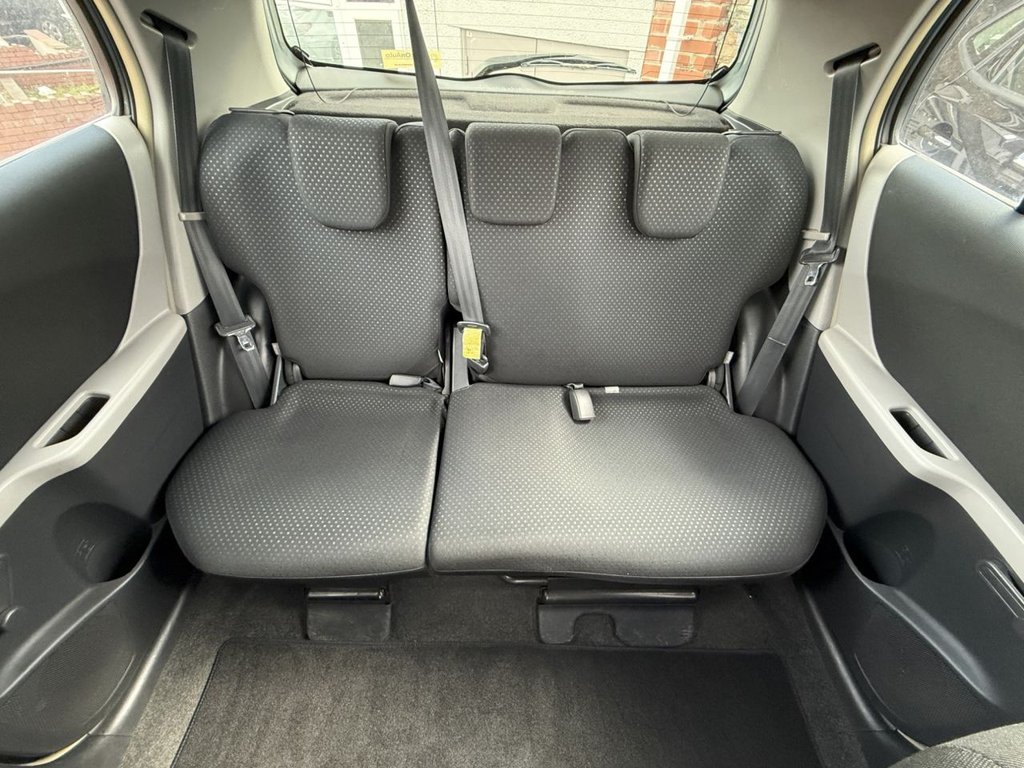 USED 2010 10 TOYOTA YARIS 1.33 Dual VVT-i TR Hatchback 5dr Petrol Manual Euro 4 (s/s) (101 ps) FULL SERVICE HISTORY