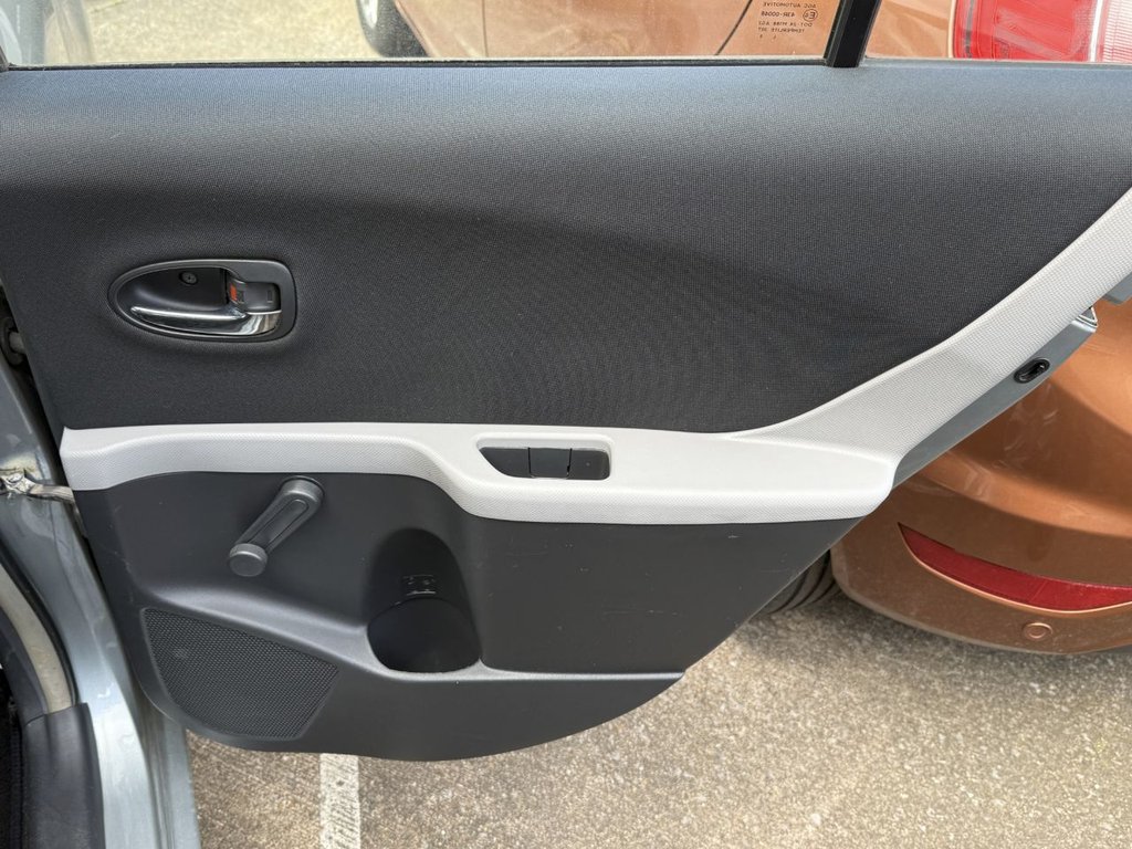 USED 2010 10 TOYOTA YARIS 1.33 Dual VVT-i TR Hatchback 5dr Petrol Manual Euro 4 (s/s) (101 ps) FULL SERVICE HISTORY