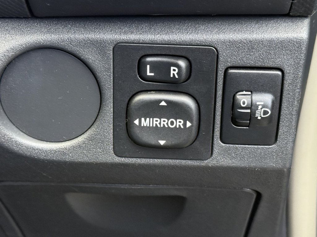 USED 2010 10 TOYOTA YARIS 1.33 Dual VVT-i TR Hatchback 5dr Petrol Manual Euro 4 (s/s) (101 ps) FULL SERVICE HISTORY