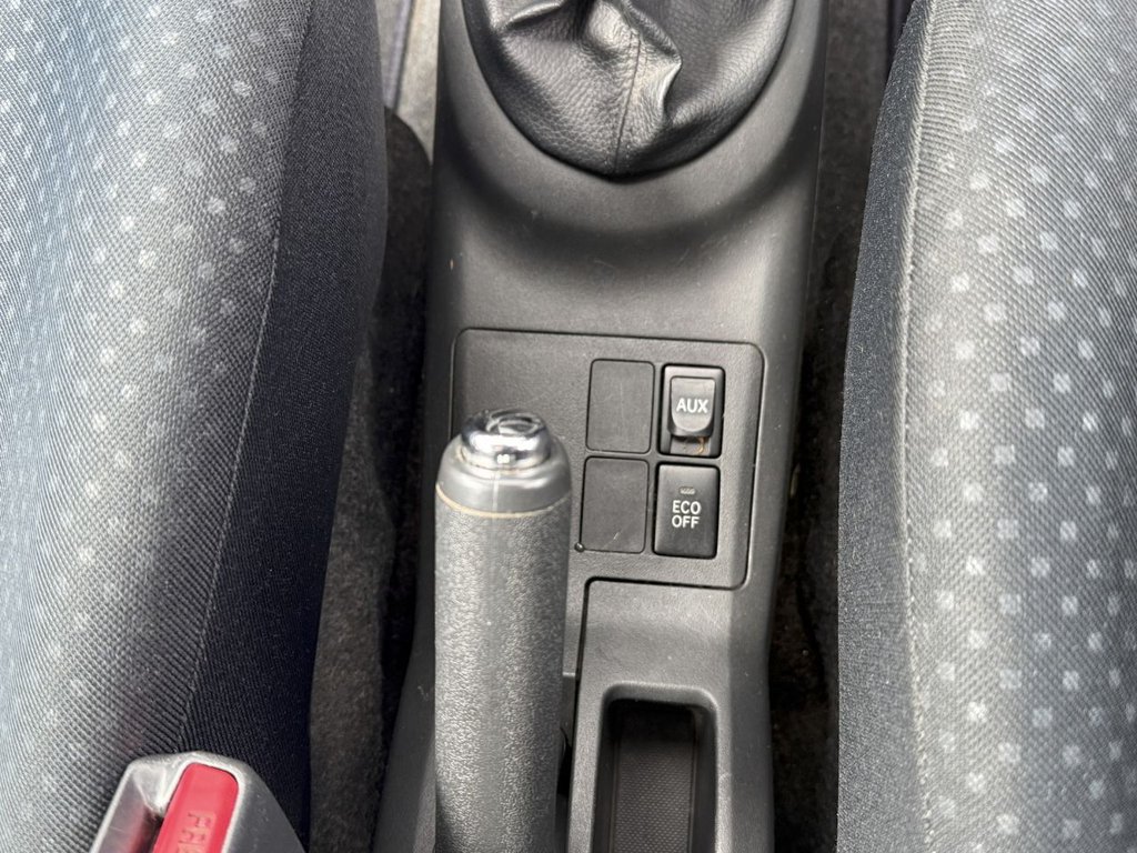 USED 2010 10 TOYOTA YARIS 1.33 Dual VVT-i TR Hatchback 5dr Petrol Manual Euro 4 (s/s) (101 ps) FULL SERVICE HISTORY