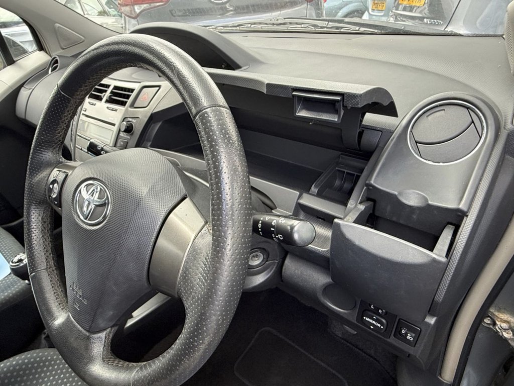 USED 2010 10 TOYOTA YARIS 1.33 Dual VVT-i TR Hatchback 5dr Petrol Manual Euro 4 (s/s) (101 ps) FULL SERVICE HISTORY