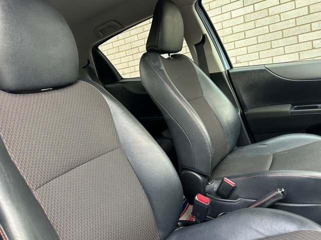 2012 Toyota Yaris 1.3L Sr 5dr - Photo 8