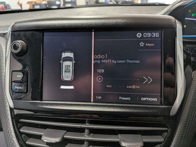 2018 Peugeot 2008 1.2L Allure 5dr - Photo 12