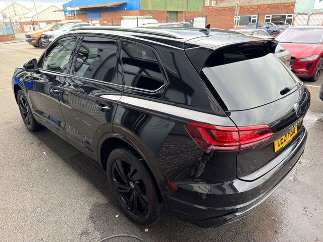 2021 VOLKSWAGEN TOUAREG 2021 3.0 TDI V6 R-Line Tech SUV 5dr Diesel Tiptronic 4Motion Euro 6 (s/s) (286 ps) - Photo 12