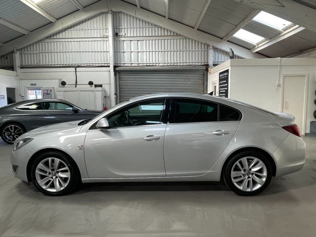 2015 Vauxhall Insignia 1.6L SRI Nav 5dr - Photo 2