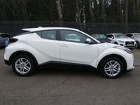 USED 2021 71 TOYOTA C-HR 1.8 VVT-h GPF Icon 5d Petrol Hybrid CVT 122 S/S APPLE CARPLAY / ANDROID AUTO (GIVES YOU SAT NAV), REVERSING CAMERA, FRONT & REAR PARKING SENSORS, ADAPTIVE CRUISE CONTROL, SPEED LIMITER, LANE DEPARTURE WARNING, ROAD SIGN ASSIST, HILL START ASSIST, DAB RADIO, BLUETOOTH, VOICE RECOGNITION, 17 INCH ALLOYS, SPORT SEATS, LEATHER MULTIFUNCTION STEERING WHEEL, AUTOMATIC HEADLIGHTS, DUAL ZONE AUTOMATIC AIR CON, ILLUMINATING VANITY MIRRORS, ILLUMINATING VANITY MIRRORS, 1 OWNER FROM NEW, GOOD SERVICE HISTORY