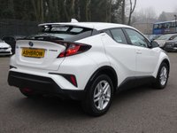 USED 2021 71 TOYOTA C-HR 1.8 VVT-h GPF Icon 5d Petrol Hybrid CVT 122 S/S APPLE CARPLAY / ANDROID AUTO (GIVES YOU SAT NAV), REVERSING CAMERA, FRONT & REAR PARKING SENSORS, ADAPTIVE CRUISE CONTROL, SPEED LIMITER, LANE DEPARTURE WARNING, ROAD SIGN ASSIST, HILL START ASSIST, DAB RADIO, BLUETOOTH, VOICE RECOGNITION, 17 INCH ALLOYS, SPORT SEATS, LEATHER MULTIFUNCTION STEERING WHEEL, AUTOMATIC HEADLIGHTS, DUAL ZONE AUTOMATIC AIR CON, ILLUMINATING VANITY MIRRORS, ILLUMINATING VANITY MIRRORS, 1 OWNER FROM NEW, GOOD SERVICE HISTORY