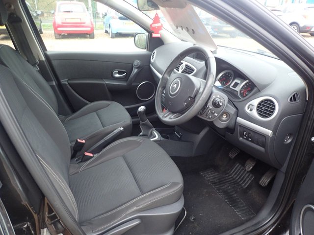 2010 RENAULT CLIO 1.2 Dynamique Hatchback 5dr Petrol Manual Euro 4 (75 ps) - Photo 5