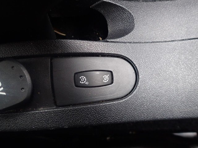 2010 RENAULT CLIO 1.2 Dynamique Hatchback 5dr Petrol Manual Euro 4 (75 ps) - Photo 11