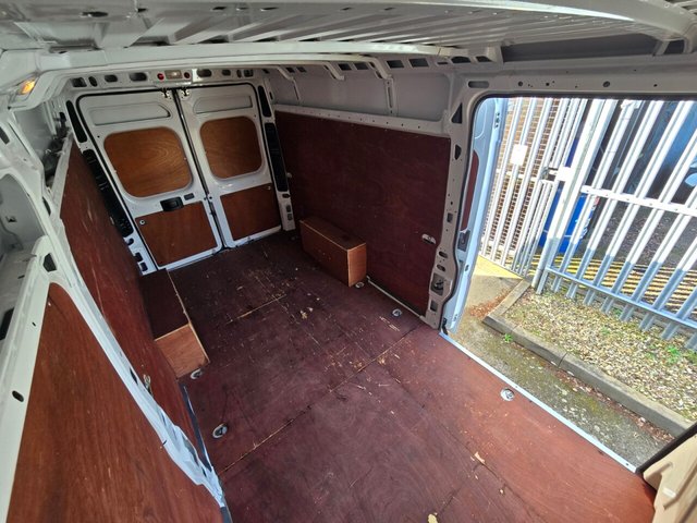 2022 Peugeot Boxer 2.2L Professional 5dr - Photo 2