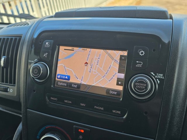 2022 Peugeot Boxer 2.2L Professional 5dr - Photo 4