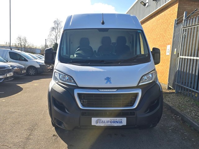 2022 Peugeot Boxer 2.2L Professional 5dr - Photo 5