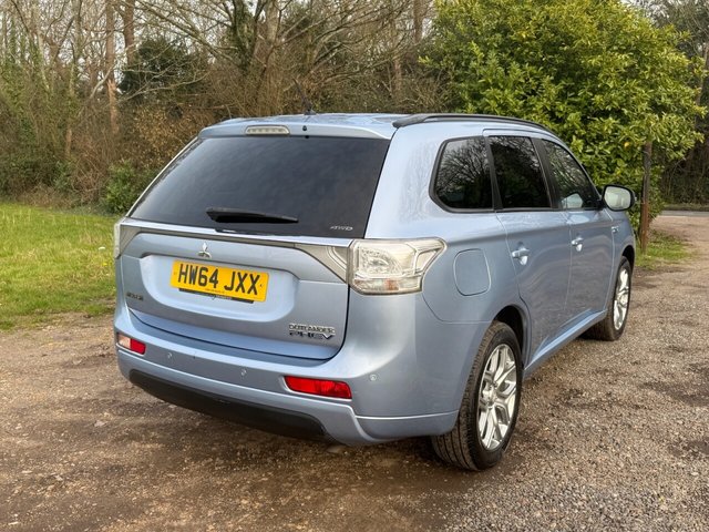 2015 MITSUBISHI OUTLANDER 2015 2.0h 12kWh GX3h SUV 5dr Petrol Plug-in Hybrid CVT 4WD Euro 5 (s/s) (200 ps) - Photo 12