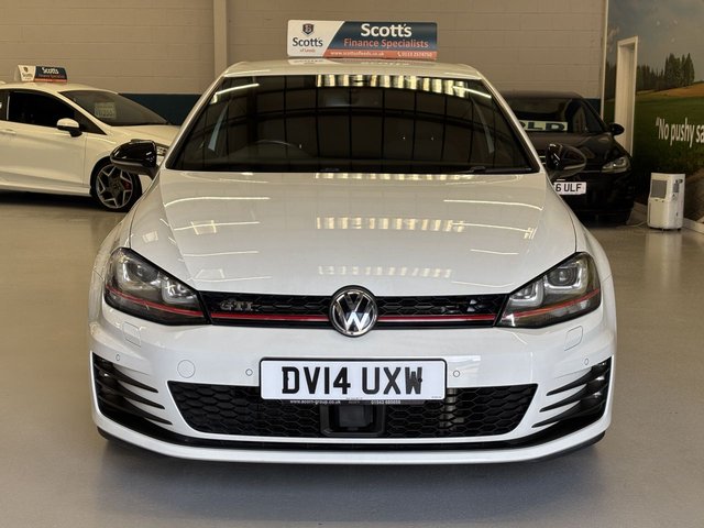 2014 Volkswagen Golf 2L GTI Performance 3dr - Photo 2
