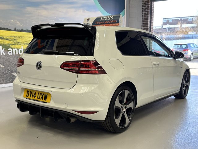 2014 Volkswagen Golf 2L GTI Performance 3dr - Photo 5