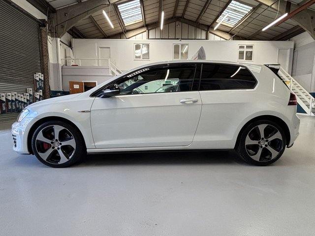 2014 Volkswagen Golf 2L GTI Performance 3dr - Photo 8