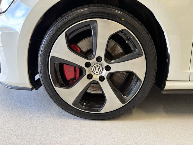 2014 Volkswagen Golf 2L GTI Performance 3dr - Photo 9
