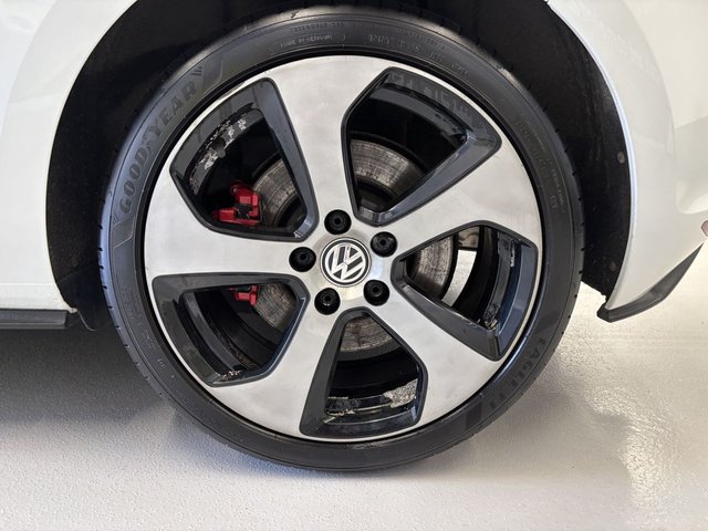 2014 Volkswagen Golf 2L GTI Performance 3dr - Photo 10