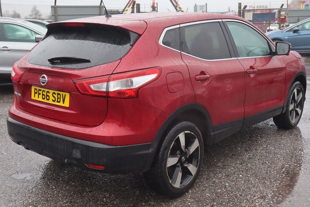 2016 NISSAN QASHQAI 1.5 dCi N-Connecta SUV 5dr Diesel Manual 2WD Euro 6 (s/s) (110 ps) - Photo 7