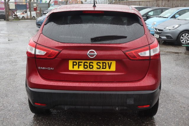 2016 NISSAN QASHQAI 1.5 dCi N-Connecta SUV 5dr Diesel Manual 2WD Euro 6 (s/s) (110 ps) - Photo 8