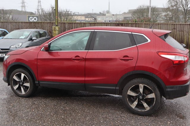 2016 NISSAN QASHQAI 1.5 dCi N-Connecta SUV 5dr Diesel Manual 2WD Euro 6 (s/s) (110 ps) - Photo 10