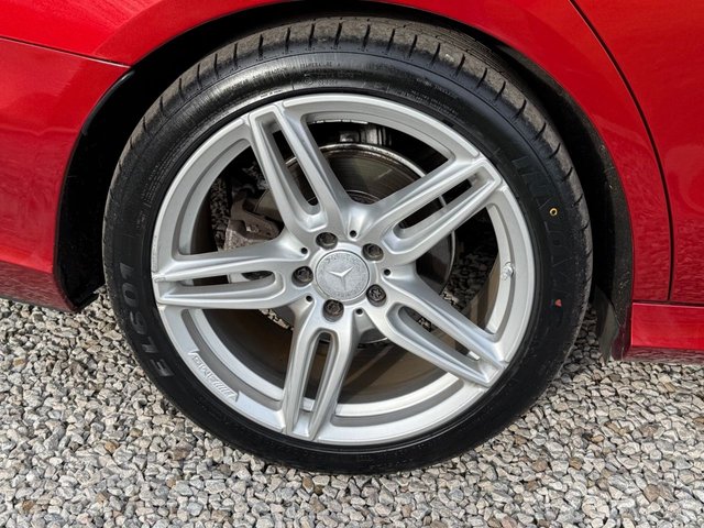 2017 MERCEDES-BENZ E-CLASS 2.0 E220d AMG Line (Premium) Estate 5dr Diesel G-Tronic+ Euro 6 (s/s) (194 ps) - Photo 11