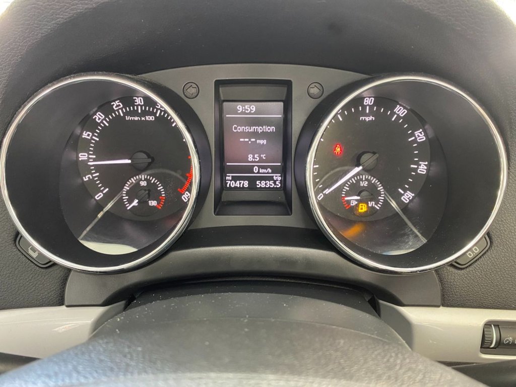USED 2013 63 SKODA YETI 2.0 TDI SE Plus SUV 5dr Diesel Manual Euro 5 (110 ps) RECENT CAMBELT