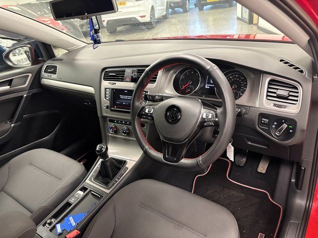 2016 VOLKSWAGEN GOLF - Photo 2