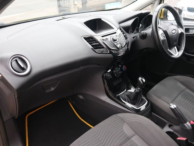 2013 Ford Fiesta 1.3L Zetec 3dr - Photo 11