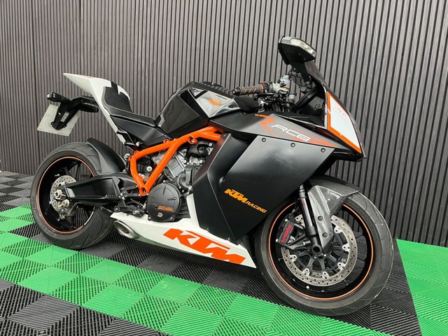 View our KTM RC 8