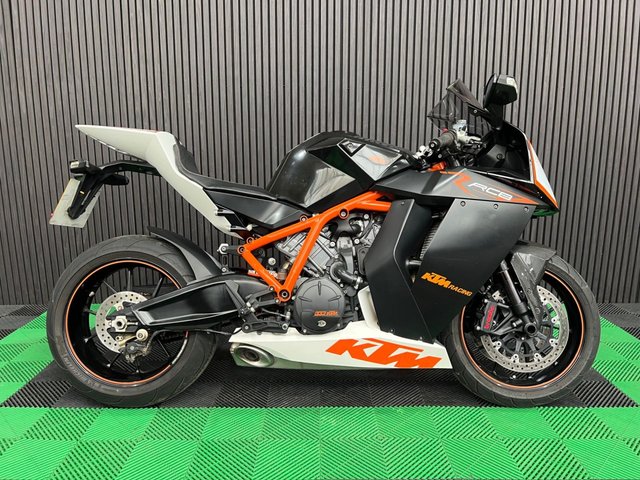 View our KTM RC 8