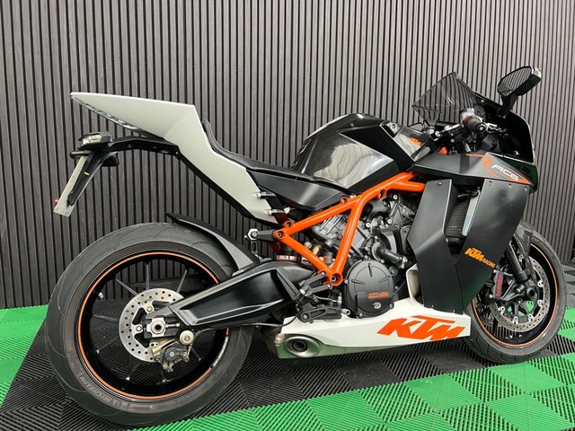 View our KTM RC 8