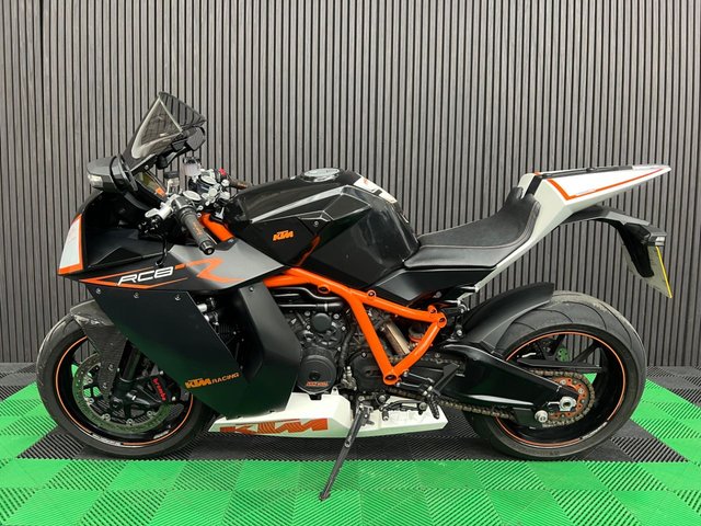 View our KTM RC 8