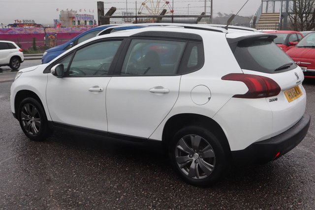 2018 PEUGEOT 2008 1.2 PureTech Active SUV 5dr Petrol Manual Euro 6 (82 ps) - Photo 11