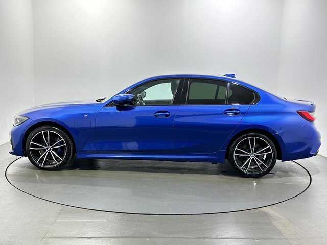 2021 BMW 3 Series - Photo 5