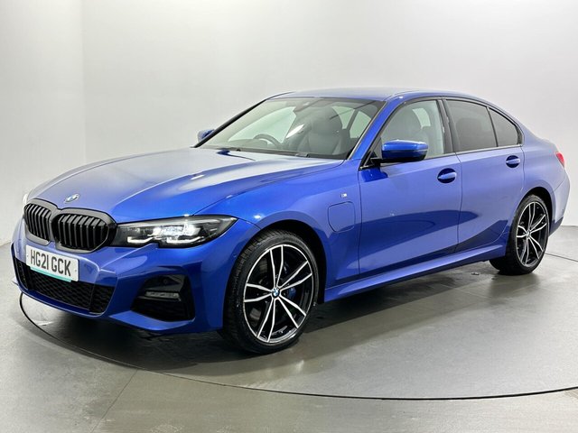 2021 BMW 3 Series - Photo 4