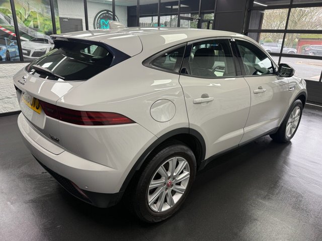 2018 JAGUAR E-PACE - Photo 6