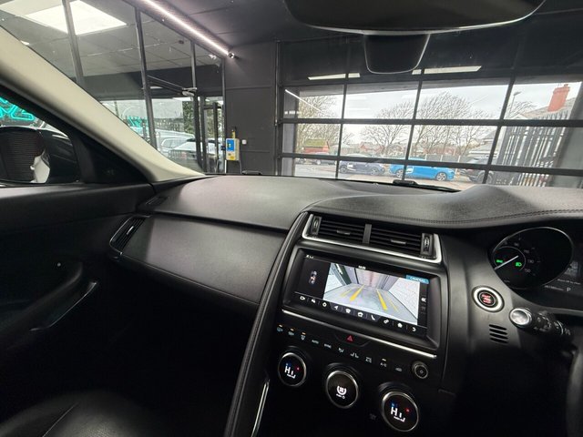 2018 JAGUAR E-PACE - Photo 9