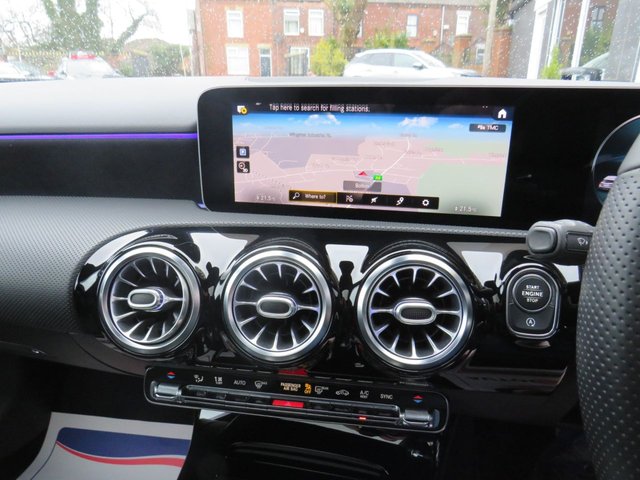 2018 MERCEDES-BENZ A-CLASS 1.5 A180d AMG Line (Premium Plus) Hatchback 5dr Diesel 7G-DCT Euro 6 (s/s) (116 ps) - Photo 12