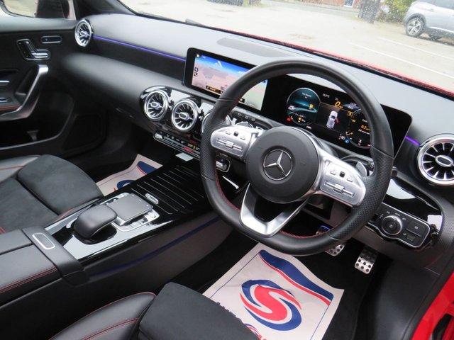 2018 MERCEDES-BENZ A-CLASS 1.5 A180d AMG Line (Premium Plus) Hatchback 5dr Diesel 7G-DCT Euro 6 (s/s) (116 ps) - Photo 5