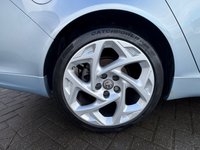 USED 2016 16 VAUXHALL INSIGNIA 1.6 CDTi SRi VX Line Nav Hatchback 5dr Diesel Manual Euro 6 (s/s) (136 ps) SAT-NAV*&pound;35 TAX*19"ALLOYS