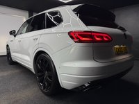 USED 2022 22 VOLKSWAGEN TOUAREG 3.0 TDI V6 Black Edition SUV 5dr Diesel Tiptronic 4Motion Euro 6 (s/s) (286 ps) + CARPLAY/ANDROID AUTO +