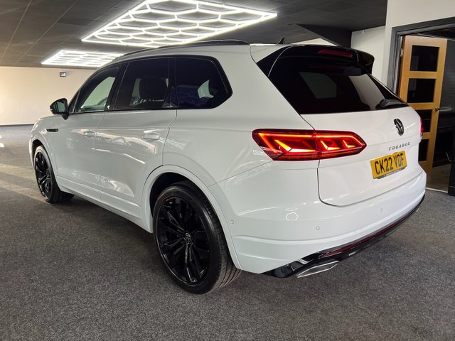 2022 VOLKSWAGEN TOUAREG - Photo 5