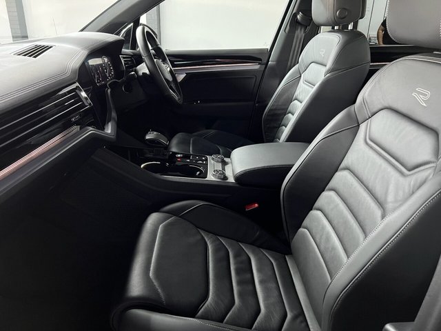 2022 VOLKSWAGEN TOUAREG - Photo 2