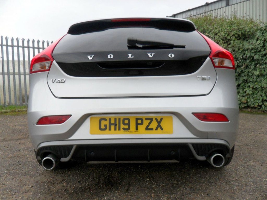 USED 2019 19 VOLVO V40 1.5 T2 R-Design Edition Hatchback 5dr Petrol Auto Euro 6 (s/s) (122 ps) Heated Leather Rear Camera DAB