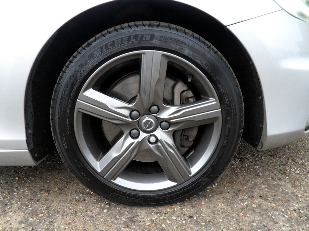 USED 2019 19 VOLVO V40 1.5 T2 R-Design Edition Hatchback 5dr Petrol Auto Euro 6 (s/s) (122 ps) Heated Leather Rear Camera DAB
