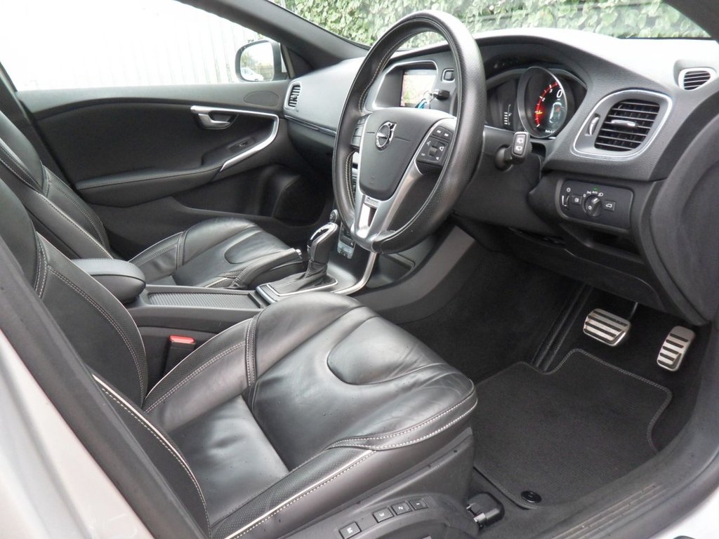 USED 2019 19 VOLVO V40 1.5 T2 R-Design Edition Hatchback 5dr Petrol Auto Euro 6 (s/s) (122 ps) Heated Leather Rear Camera DAB