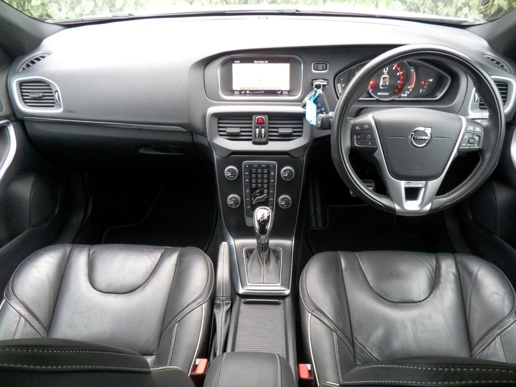 USED 2019 19 VOLVO V40 1.5 T2 R-Design Edition Hatchback 5dr Petrol Auto Euro 6 (s/s) (122 ps) Heated Leather Rear Camera DAB