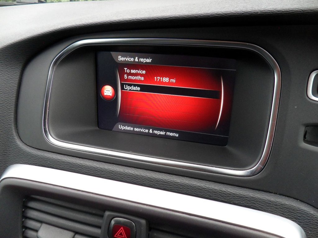 USED 2019 19 VOLVO V40 1.5 T2 R-Design Edition Hatchback 5dr Petrol Auto Euro 6 (s/s) (122 ps) Heated Leather Rear Camera DAB
